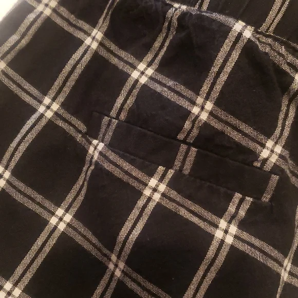 Tillys ankle or capri pants - Picture 4 of 7